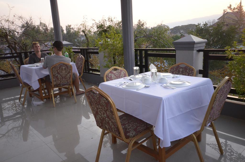 Inlay Palace Hotel Nyaung Shwe Exterior foto